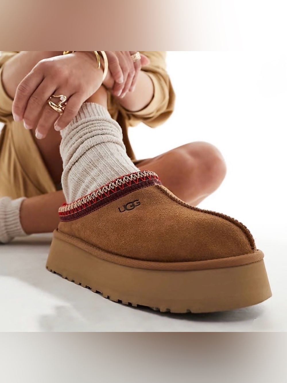 UGG Taz II Platform in Chestnut Sz 6